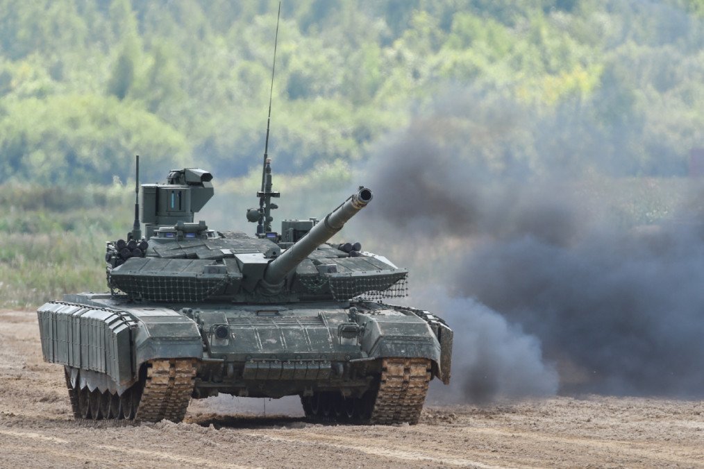 Ukrainian FPV Drones Wipe Out Russia’s Most Advanced T-90M Tank, Video Ukrainian FPV Drones Wipe Out Russia’s Most Advanced T-90M Tank, Video