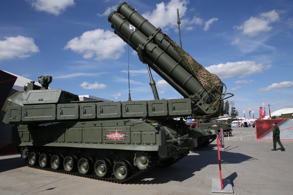 Un dron ucraniano destruye un sistema ruso de defensa antiaérea Buk-M3 valorado en 45 millones de dólares, vídeo Un dron ucraniano destruye un sistema ruso de defensa antiaérea Buk-M3 valorado en 45 millones de dólares, vídeo