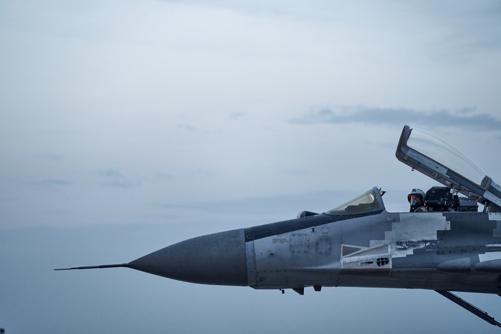 Ukrainian MiG-29 Hits Russian Command Post in Oleshky With Precision GBU-62 Strike Ukrainian MiG-29 Hits Russian Command Post in Oleshky With Precision GBU-62 Strike