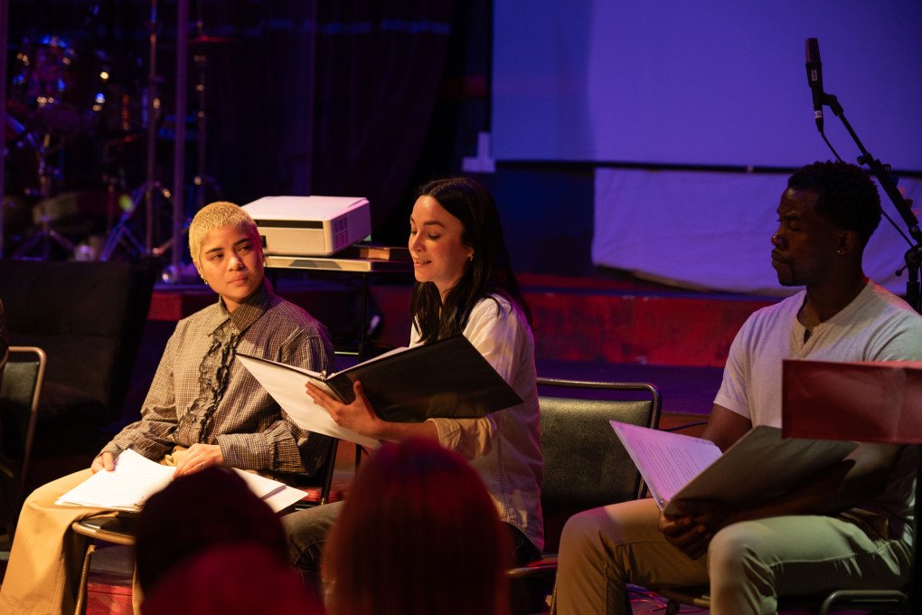 Ismenia Mendes y Jason Bowen durante la lectura teatral de «Diary of War» el 24 de febrero de 2025. Foto: Anastasiia Krasheninnikova Ismenia Mendes y Jason Bowen durante la lectura teatral de «Diary of War» el 24 de febrero de 2025. Foto: Anastasiia Krasheninnikova