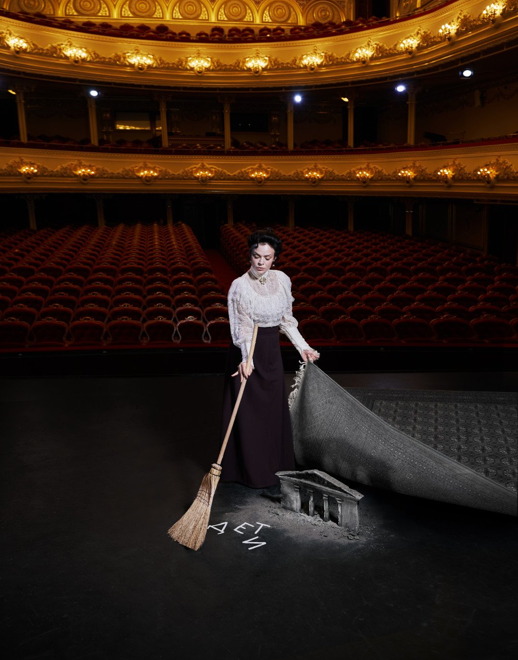 Tetiana Mikhina, born in Mariupol, of the Ukrainian National Academic Theater for the “Russian Culture Distracts You from Russian Crimes” campaign commemorating the bombing of the Mariupol Drama Theater. (Photo: Joshua Olley for UNITED24.) Tetiana Mikhina, born in Mariupol, of the Ukrainian National Academic Theater for the “Russian Culture Distracts You from Russian Crimes” campaign commemorating the bombing of the Mariupol Drama Theater. (Photo: Joshua Olley for UNITED24.)
