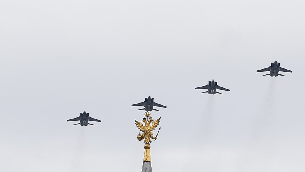 Russia Quietly Re-Arms MiG-31 With a 400km Missile. Here’s What It Can Strike